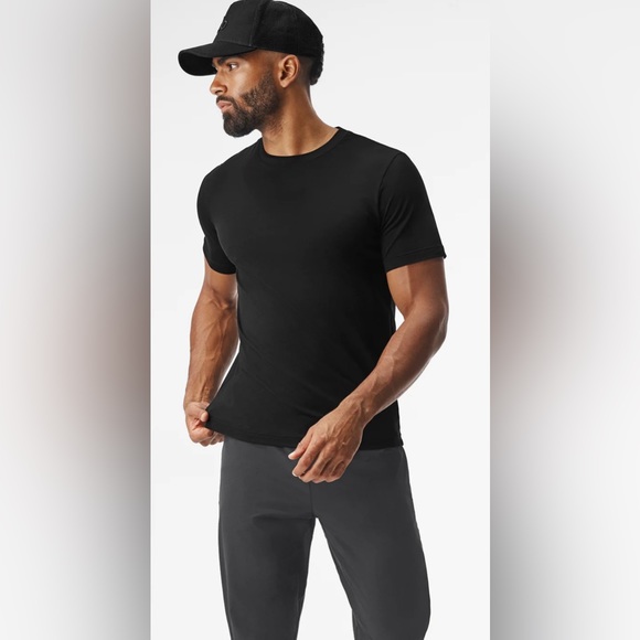 NWT Alo Yoga Conquer Reform Crewneck Short Sleeves in Black Size S - Picture 3 of 12